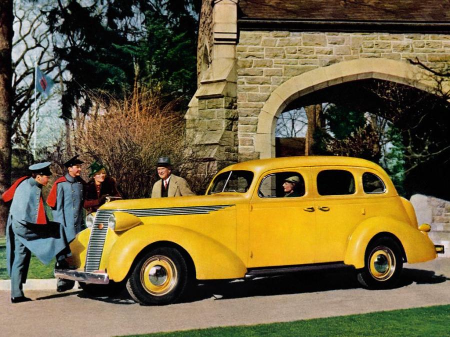  Studebaker Dictator Cruising Sedan 1937 года  (фото 2 из 2)